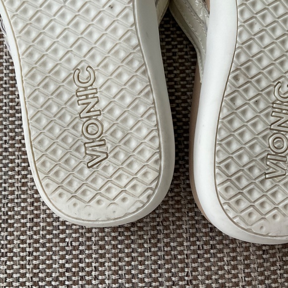 Beige Vionic sandals size 9 - Picture 12 of 13